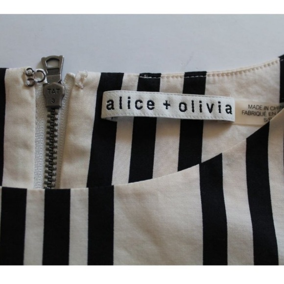 Alice & Olivia Bernice Striped Ruffle-Sleeve Top Black White Size Small - Picture 7 of 9